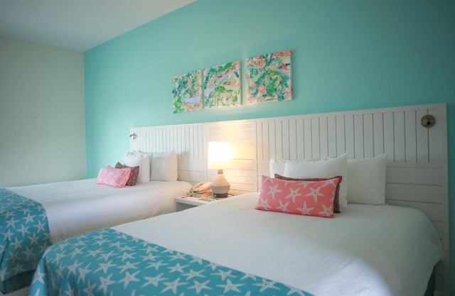 Pelican Bay Hotel