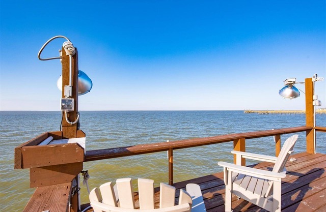 Pelican Point | Pet Friendly, Bay View + Pier!