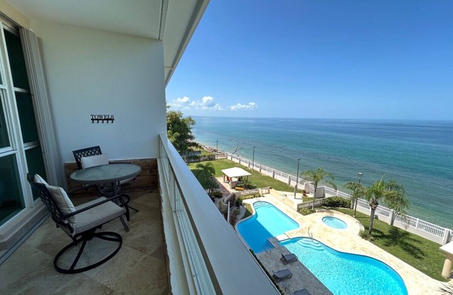 Pelican Reef 507 Beachfront 2bdr apt