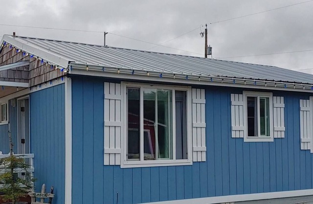 Adorable 1-bedroom beach cottage - walk to beach