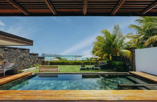 Peninsula Beach Villa with LOV