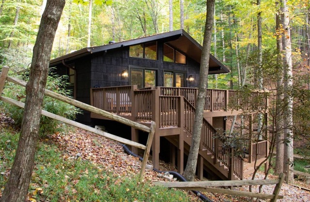 Penny Creek Cabin 2 bed 1 bath sleeps 6,Creekside*Hike*Fish*RELAX