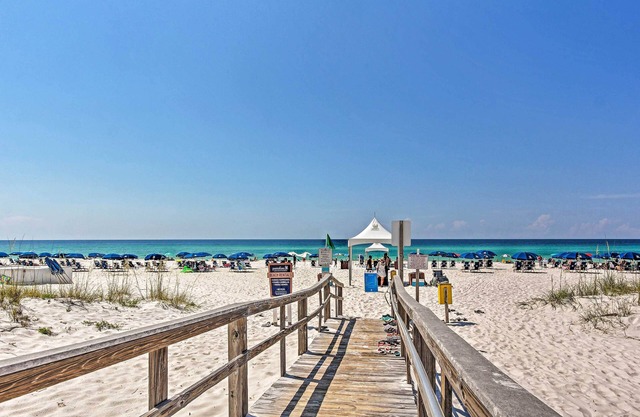 Pensacola Beach Resort Condo With Beach Access!