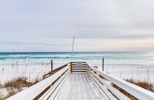 Pensacola Beach Condo mit Pool und Gemeinschaftspool!