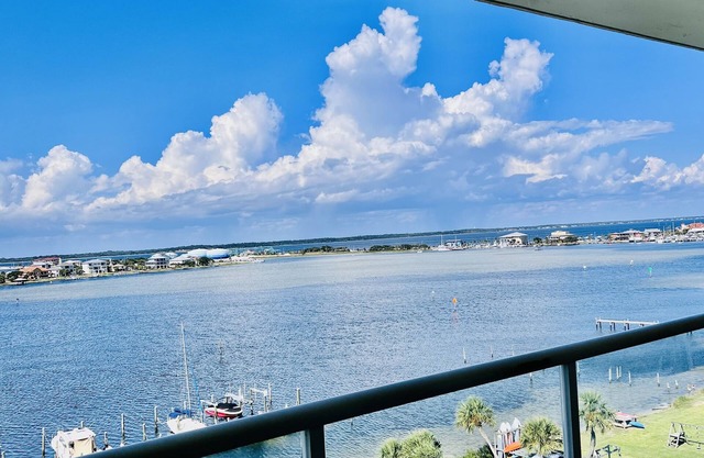Pensacola Beach Waterfront Condo - Yacht, Pool, Tennis, Beach Club - 7th Floor
