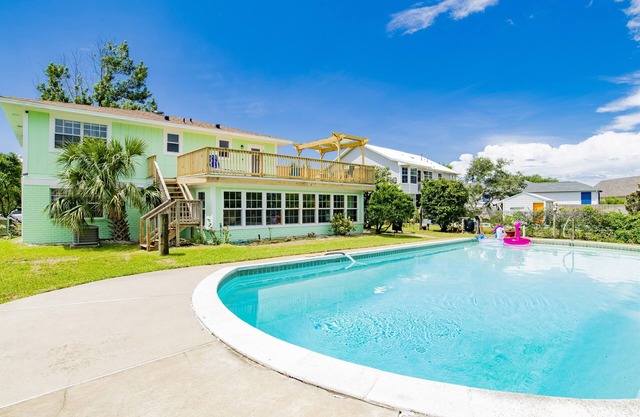 Pensacola Fla, family vacation destination. 5 / 3