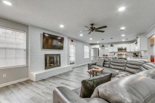 Pensacola Home with Private Yard 7 Mi to Downtown!