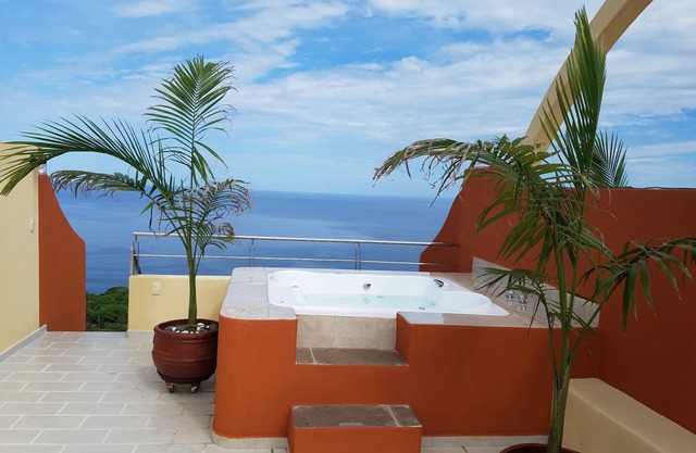 Penthouse 5. Stock Ocean View Condo 507