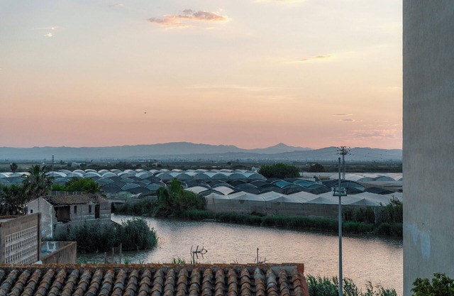Penthouse apartment on the beach overlooking Albufera with incredible sunsets!