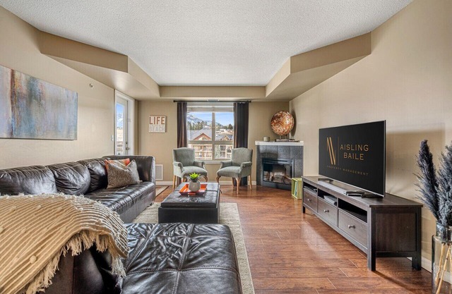 Penthouse Corner | Pool | Hot Tub | Top Floor