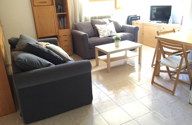 Penthouse in Biescas mit Pool, Tennis und Grill