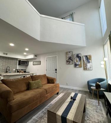 PENTHOUSE l DT DALLAS l 5 Min from Love Field