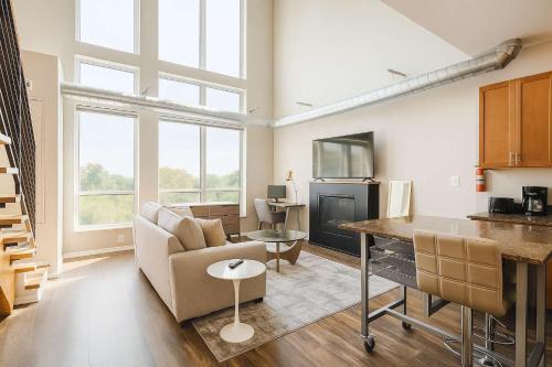 Penthouse Loft Forest Park View Free Parking