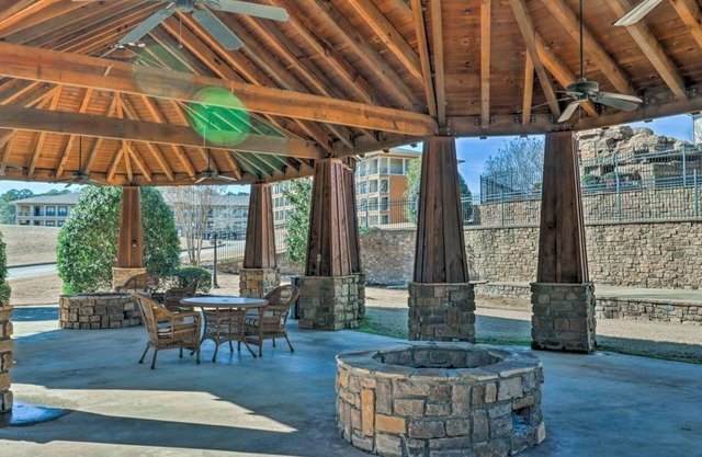 Penthouse-Luxus-Eigentumswohnung mit dedizierten Deep Boat Slip in Stoneview Summit !!!!!