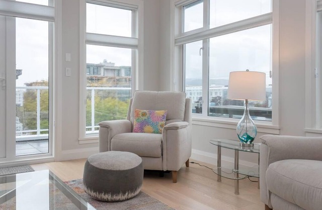 Penthouse, ocean views, wrap around balcony