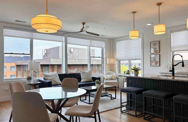 Penthouse on Park - 501 | Best Location!