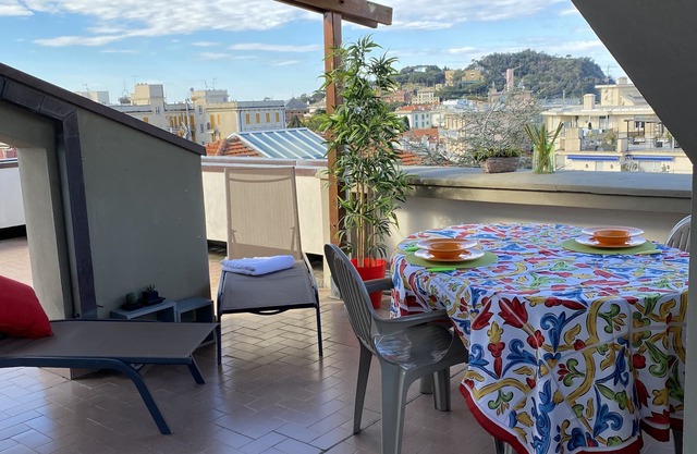 Zentral Dachwohnung, 100 mt von Meer, Parkplatz, Wi-Fi, mit Klima Cinque Terre
