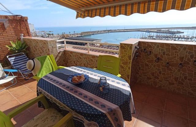 PENTHOUSE SEA VIEWS 250 M. BEACH 4 PERS - VINAROS