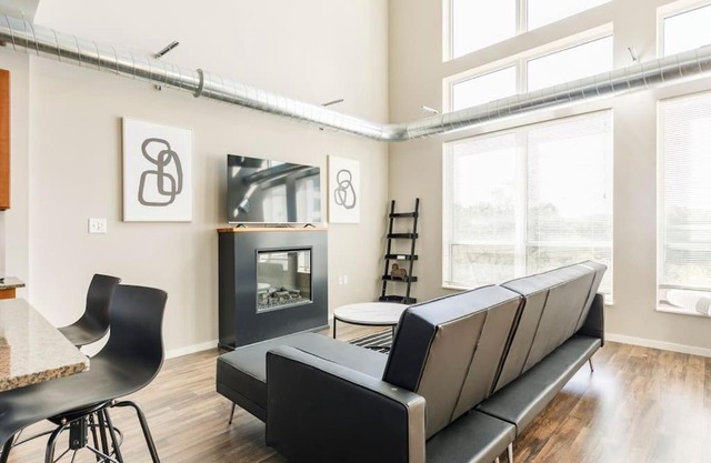 Penthouse Style 1bd