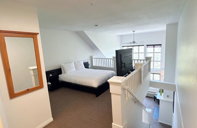Penthouse Suite on Golf Course - 308