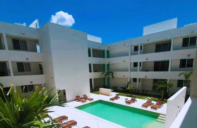 Penthouse w private pool and patio! Enjoy walks in the beach and amazing sunsets