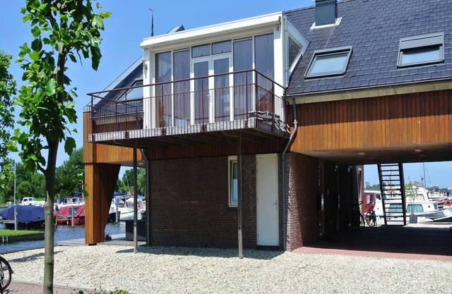 Schönes Penthouse mit Blick über den See