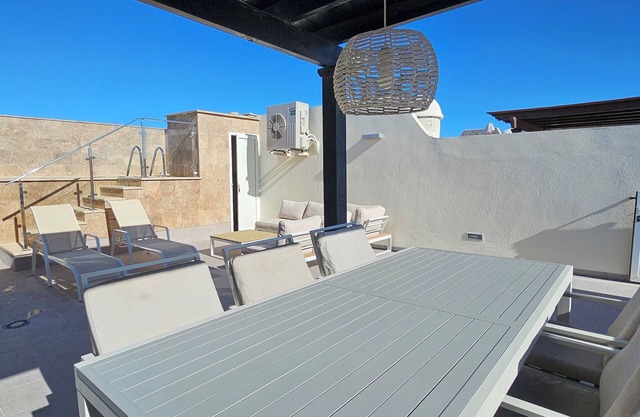 Penthouse mit privatem Pool, am Strand, WIFI