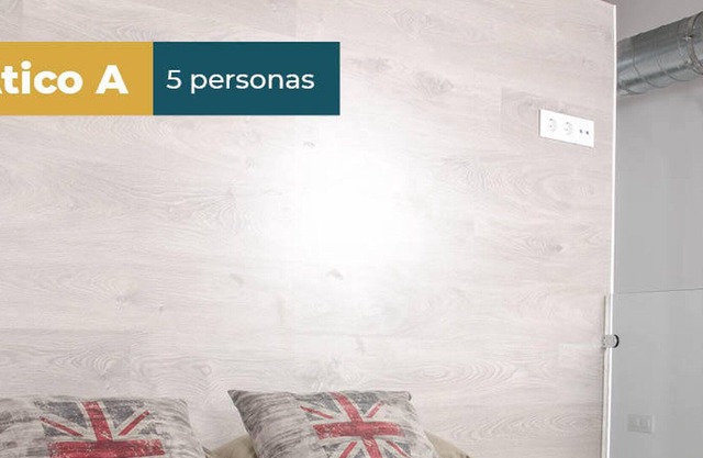 Penthouse with Terrace 5 people, Historic Center II