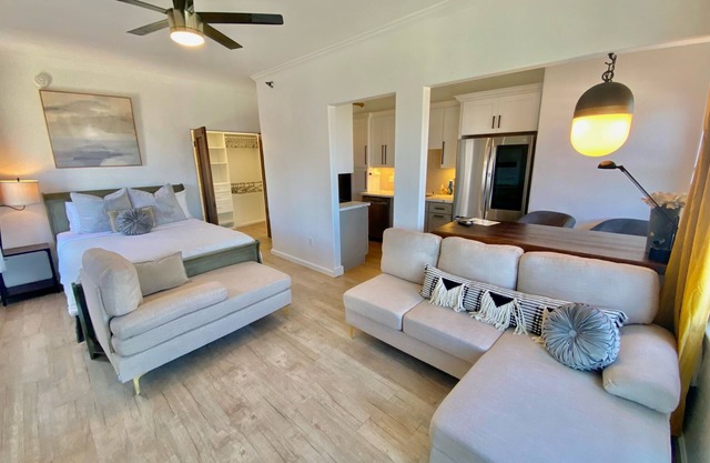 Penthouse with Unobstructed Views!