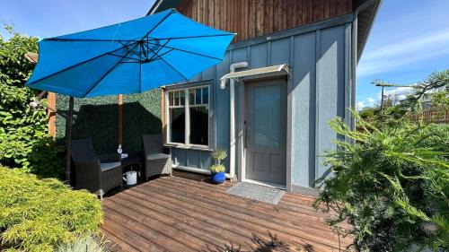 Penticton Getaway Carriage House - Great Location! Private!