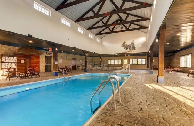 Peoria Rustic Stay! Deluxe 2 Double, Stoney Creek, Easy I-74 Access | 3 Units