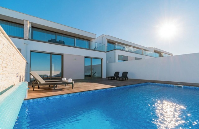 Peralta Beach - Linked Villa 12E with Private Pool