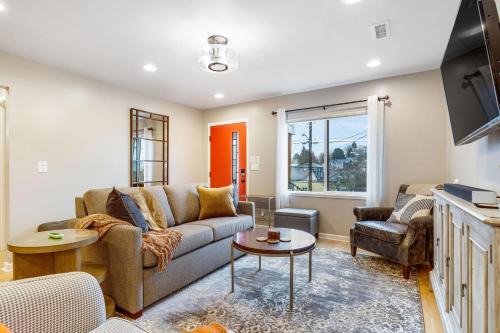 Perch - Beacon Hill Abode