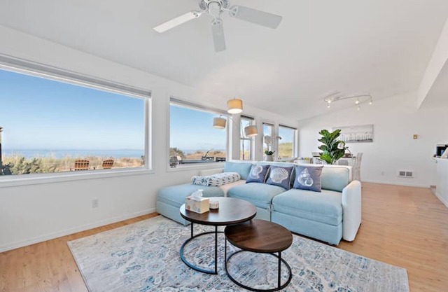 Perch - West Beach Point: Panoramic view home w/Hot Tub! Pet Friendly!
