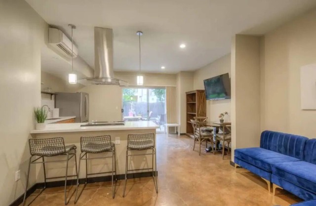 Perfect 1-bedroom on beautiful and quiet street