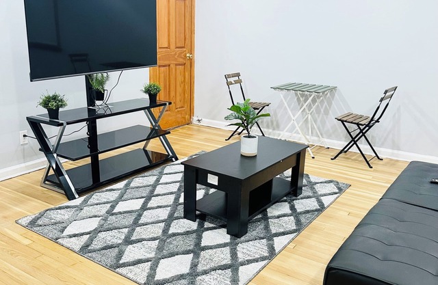 Perfect 2 bdr apt for comfortable living with parking mins from UBS stadium