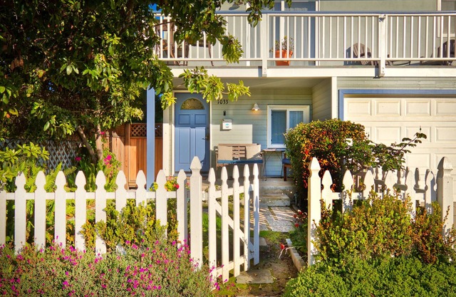 Perfektes Strandhaus! Meerblick, Schritte zum Strand - toller Garten!