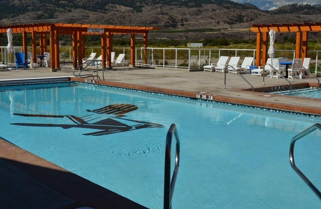 Perfect Canadian getaway at The Cottages on Osoyoos Lake! Aug still available!