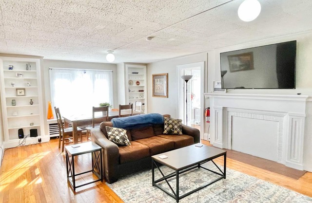 Perfect Cornell stay- 4 Bdrm 1 bath 1st floor apt Ithaca NY