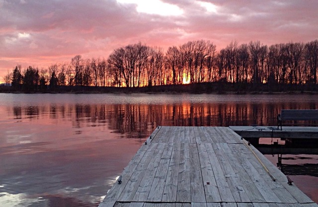 Perfect Cozy Cottage on the shores of Lake Champlain