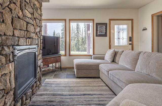 Perfect Family Suite - close to the village, bike storage and pet-friendly!