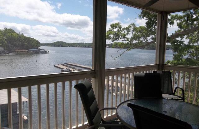Perfect for a Family, End Unit, Near the Swimming Pool!