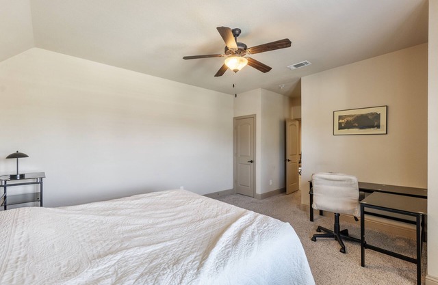Perfect for a quiet stay in a quiet neighborhood just minutes from Joe Pool Lake