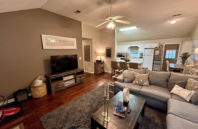 Perfect for all Ole Miss functions. 3 bedroom home just off of Old Taylor Road