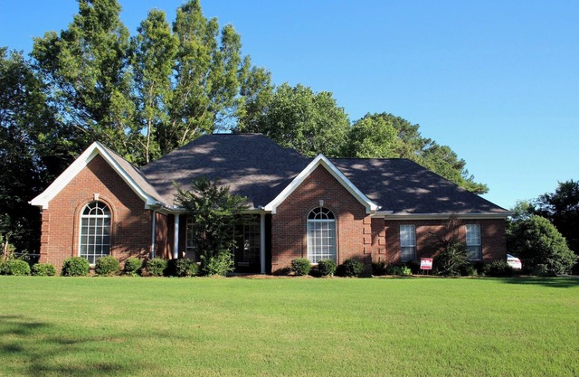 Perfect for Graduation: Spacious Home 6 Miles from Ole Miss!