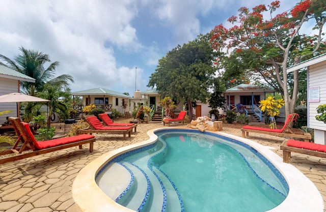 Perfekte Vermietung für große Gruppen - fünf Cabanas mit gemeinsamem Pool - zu Fuß zum Strand!
