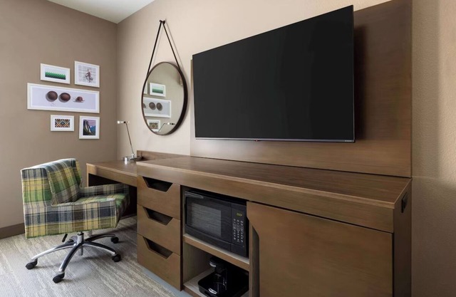 Perfect For the Outdoor Enthusiasts! 15 Miles From Yosemite- 2 Units