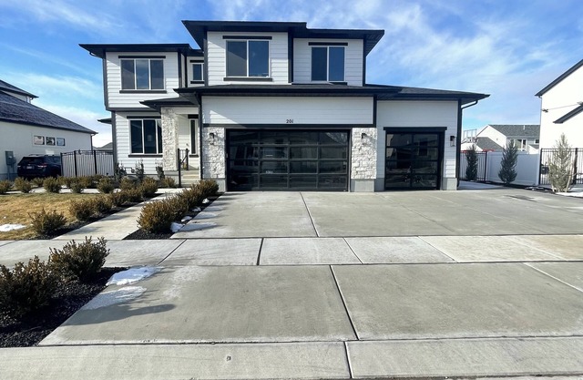 Perfect fully furnished basement apartment for short-medium stay