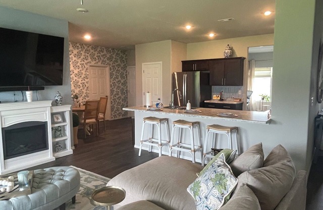 Perfect for Graduation! Spacious 4-Bedroom -Just 8 Minutes from UARK
