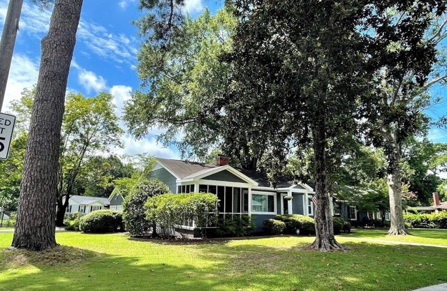 Perfect Gameday house just minutes away from campus!